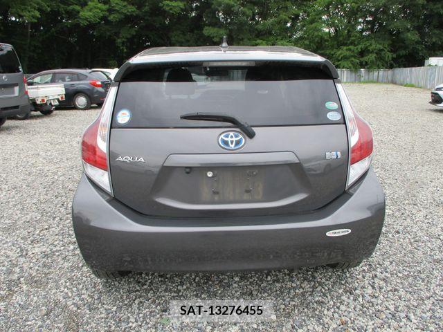 Toyota AQUA 2015-08 314238-4