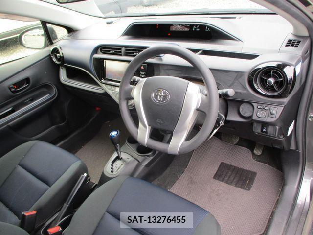 Toyota AQUA 2015-08 314238-1