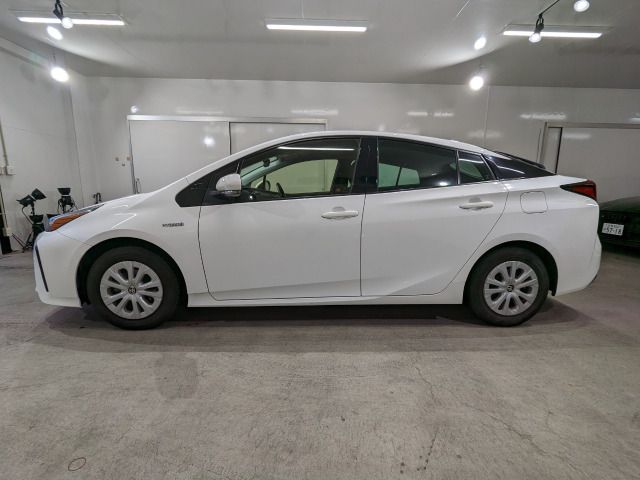 Toyota PRIUS 2019-03 64-3