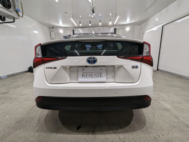 Toyota PRIUS 2019-03 64-1