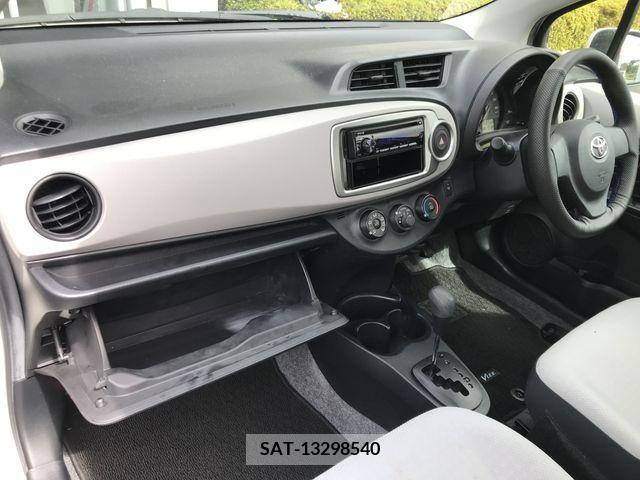 Toyota VITZ 2011-11 370148-17