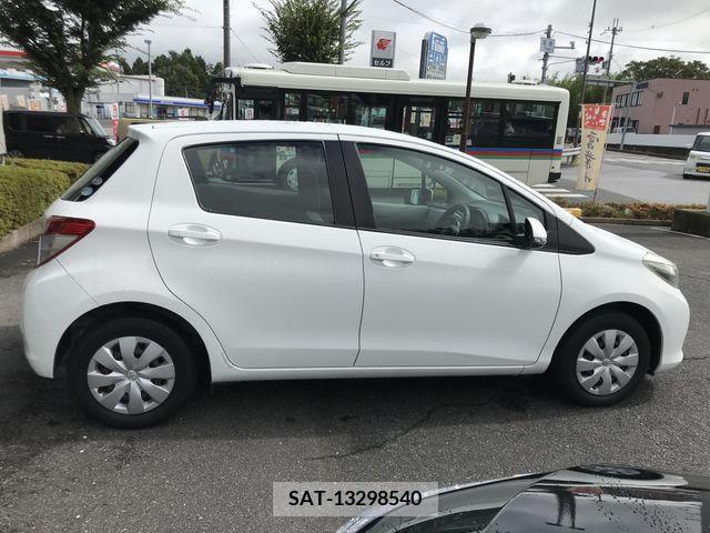 Toyota VITZ 2011-11 370148-2
