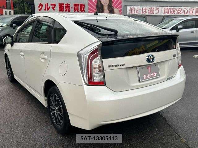 Toyota PRIUS 2013-08 382267-7