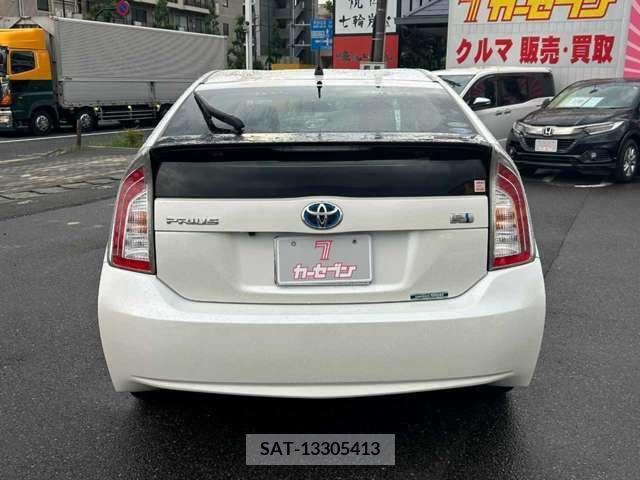 Toyota PRIUS 2013-08 382267-6