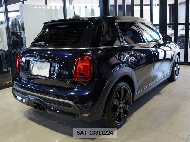 Bmw MINI 2022-06 363774-1