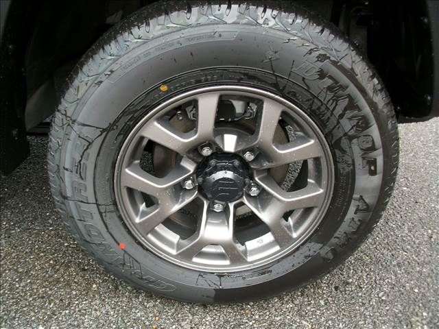 Suzuki JIMNY SIERRA 2023-10 189297-8