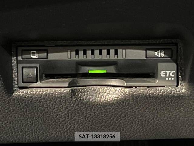 Toyota PRIUS 2019-06 210845-6
