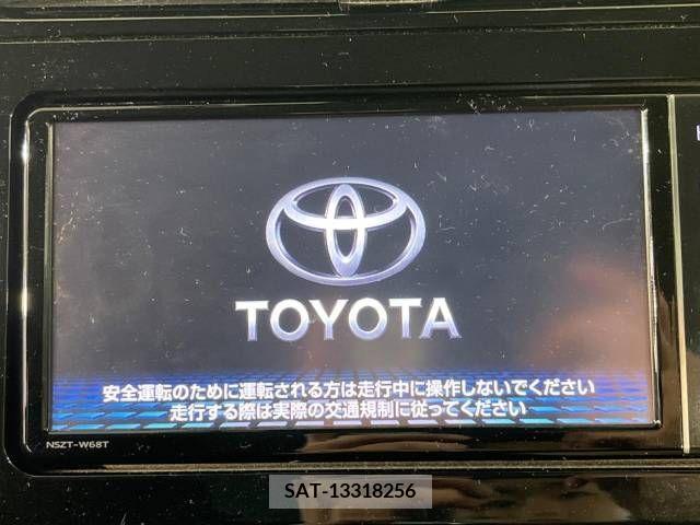 Toyota PRIUS 2019-06 210845-3