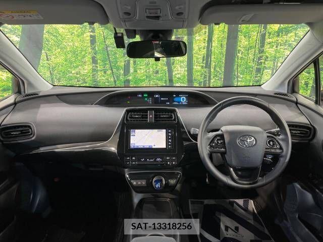 Toyota PRIUS 2019-06 210845-1