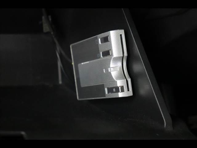 Honda VEZEL 2015-01 6989-3