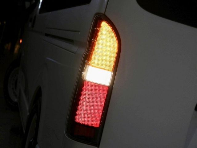Toyota HIACE VAN 2015-01 3308-10