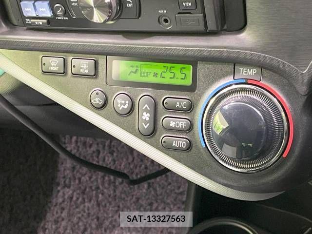 Toyota AQUA 2013-01 385699-5