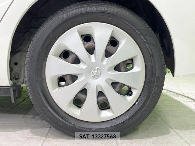 Toyota AQUA 2013-01 385699-13