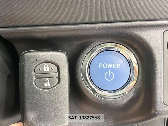Toyota AQUA 2013-01 385699-2
