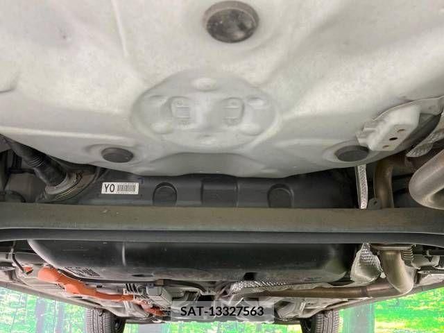 Toyota AQUA 2013-01 385699-18
