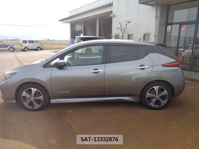 Nissan LEAF 2017-10 237387-6