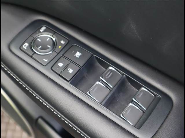 Lexus RX 2018-04 11096-18