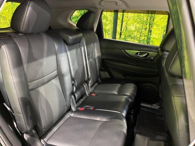 Nissan X-TRAIL 2016-02 10926-8