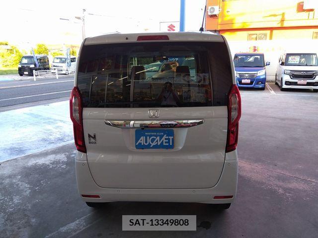 Honda N BOX 2023-02 392581-1