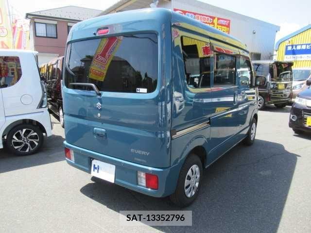 Suzuki EVERY 2024-04 301667-7