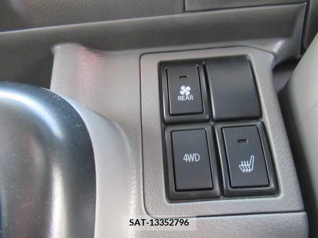 Suzuki EVERY 2024-04 301667-13