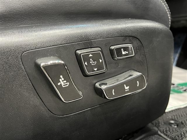 Lexus LS 2012-11 3975-17