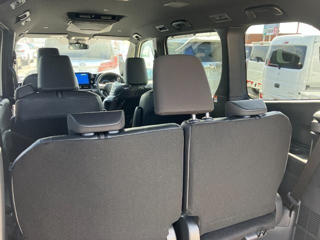 Toyota NOAH HYBRID 2023-10 184138-10