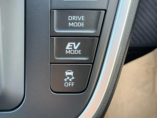 Toyota NOAH HYBRID 2023-10 184138-15