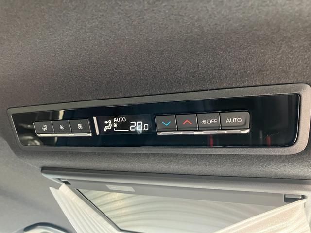 Toyota NOAH HYBRID 2023-10 184138-24