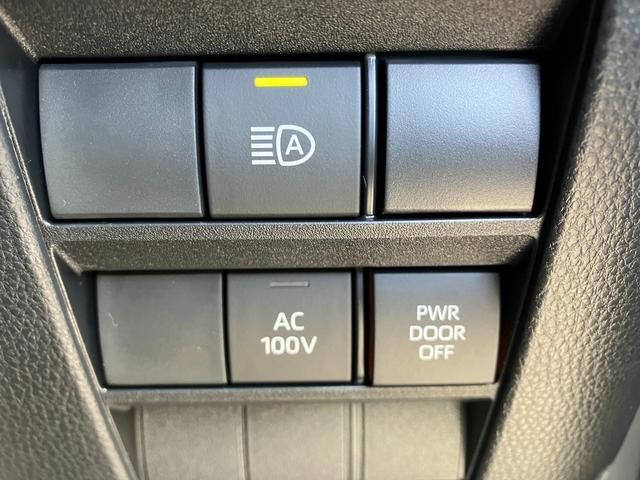Toyota NOAH HYBRID 2023-10 184138-25
