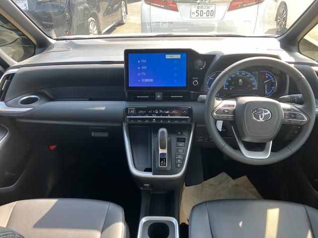 Toyota NOAH HYBRID 2023-10 184138-6