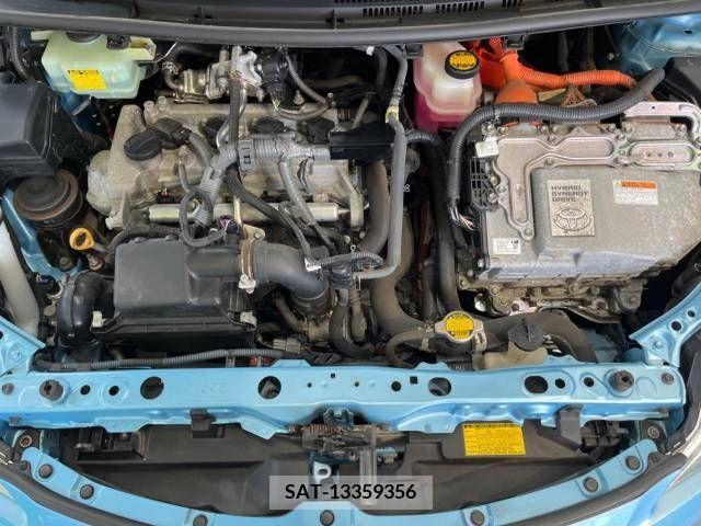 Toyota AQUA 2013-11 338296-19