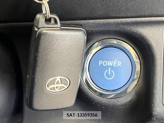 Toyota AQUA 2013-11 338296-4