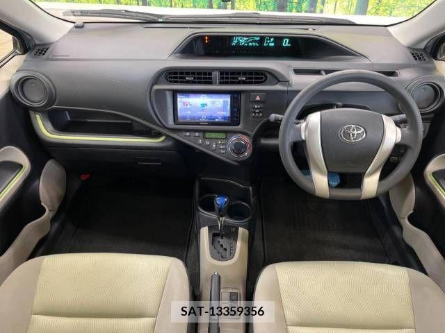 Toyota AQUA 2013-11 338296-1