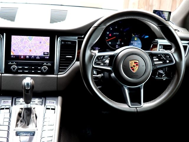 Porsche MACAN 2016-10 1796-12