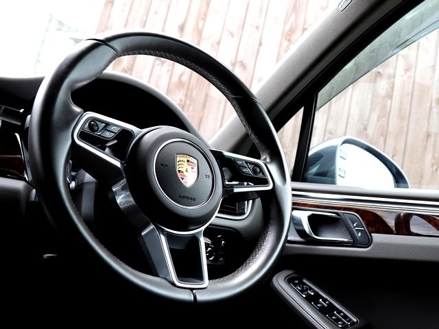 Porsche MACAN 2016-10 1796-13