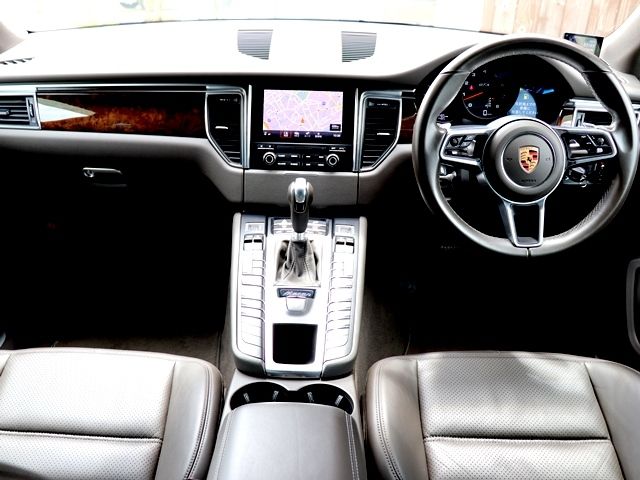 Porsche MACAN 2016-10 1796-1