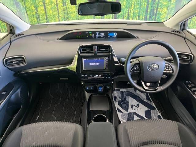 Toyota PRIUS 2020-10 12635-1