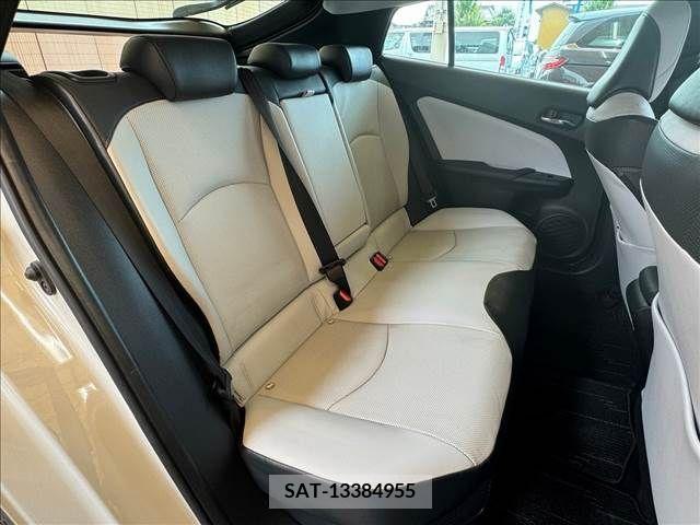 Toyota PRIUS 2019-07 337341-10