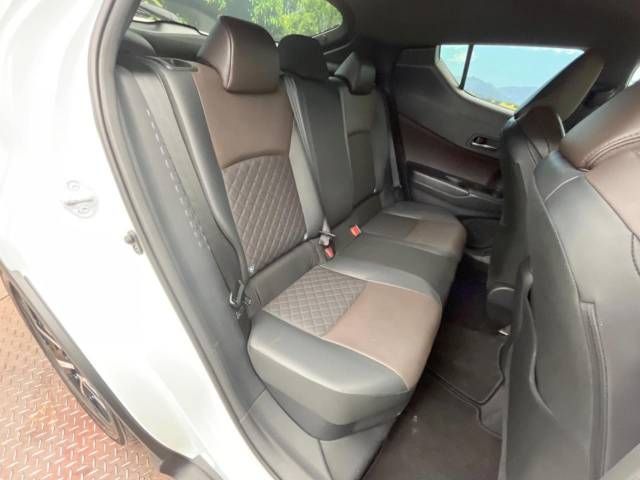 Toyota C-HR 2017-05 10435-9