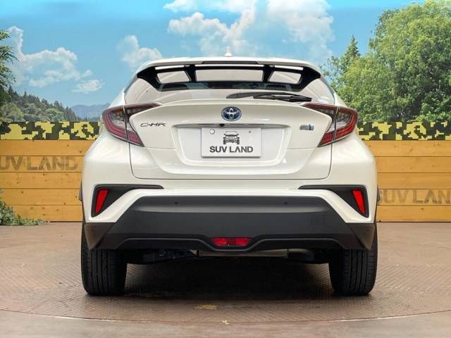 Toyota C-HR 2017-05 10435-15