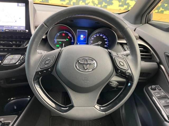 Toyota C-HR 2017-05 10435-11