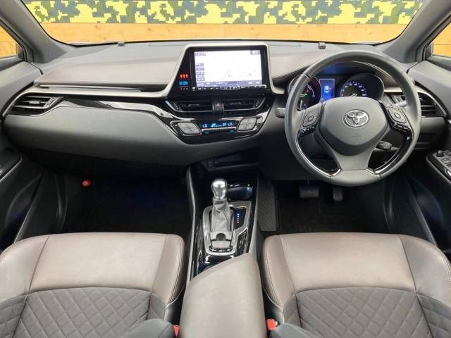 Toyota C-HR 2017-05 10435-1