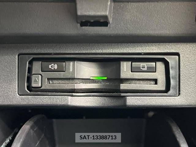 Toyota ALPHARD 2018-04 299427-7