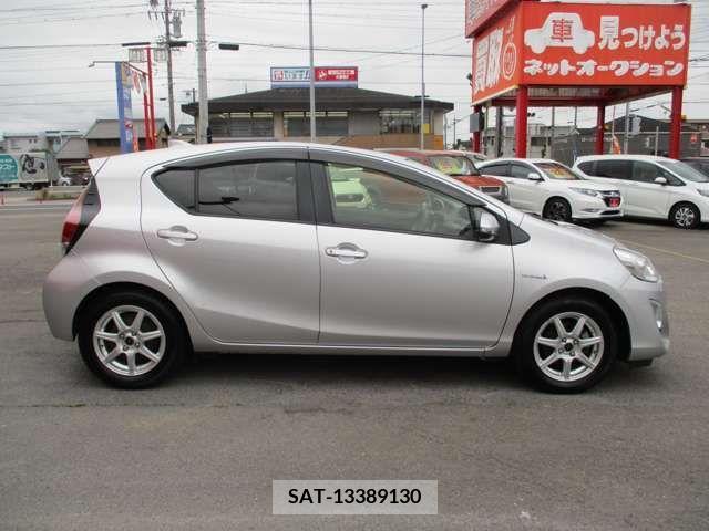 Toyota AQUA 2015-12 292295-3
