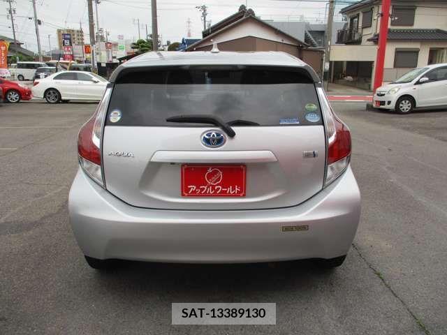 Toyota AQUA 2015-12 292295-6