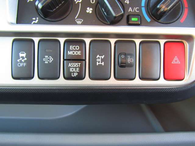Hino DUTRO 2023-03 17857-17