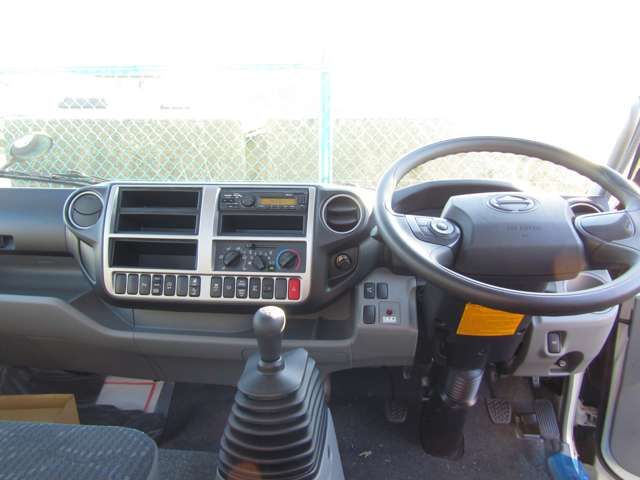 Hino DUTRO 2023-03 17857-12