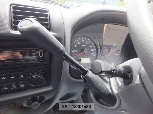Mazda BONGO VAN 2017-12 375525-22