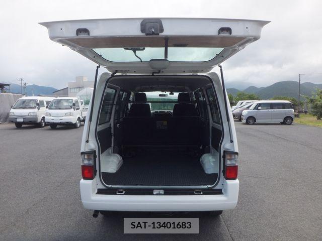 Mazda BONGO VAN 2017-12 375525-7